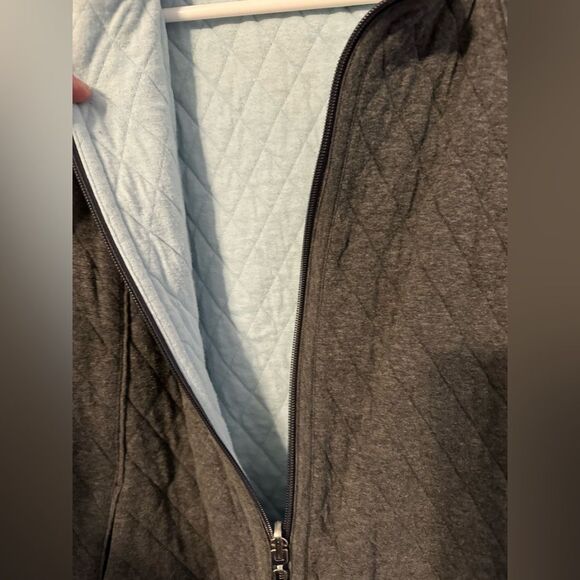 Adorable Trendy Liz Claiborne Zip Vest Gray with blue interior. Light yet cozy. - Picture 7 of 9